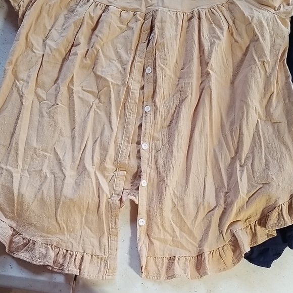 Set of Two Dresses in Beige and Navy - Picture 3 of 3